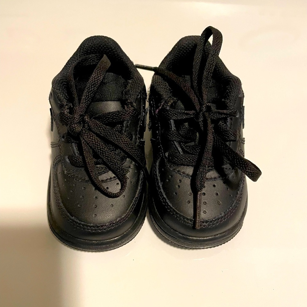 4C Black Air Force 1’s